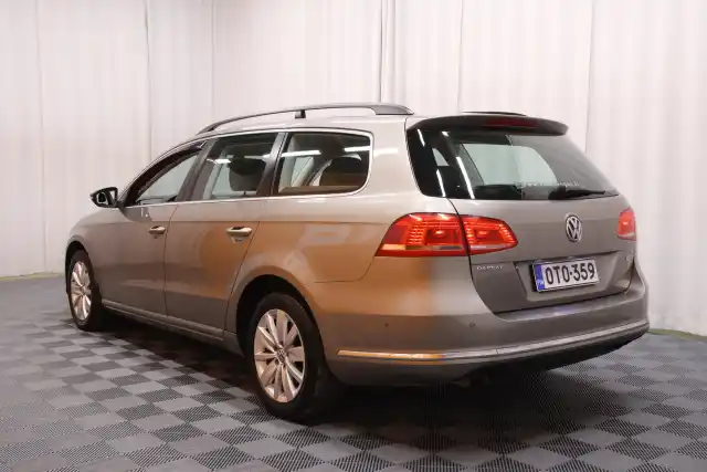 Ruskea Farmari, Volkswagen Passat – OTO-359