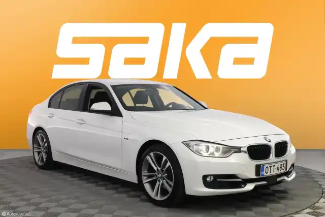 Valkoinen Sedan, BMW 320 – OTT-493