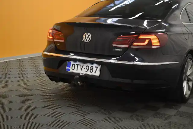 Musta Sedan, Volkswagen CC – OTV-987