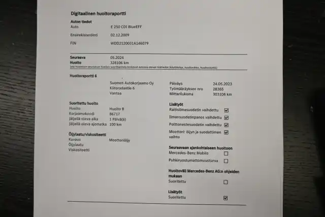 Musta Sedan, Mercedes-Benz E – OTX-597