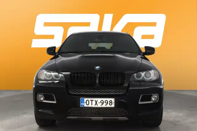 Musta Maastoauto, BMW X6 – OTX-998