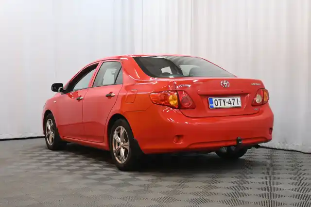 Punainen Sedan, Toyota Corolla – OTY-471