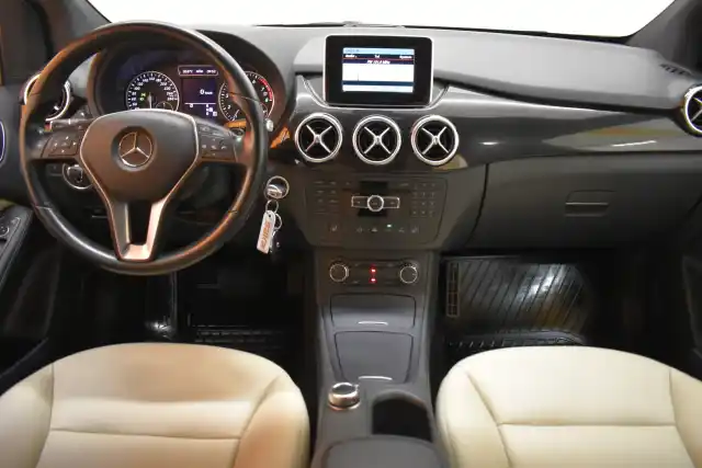 Harmaa Tila-auto, Mercedes-Benz B – OTZ-239