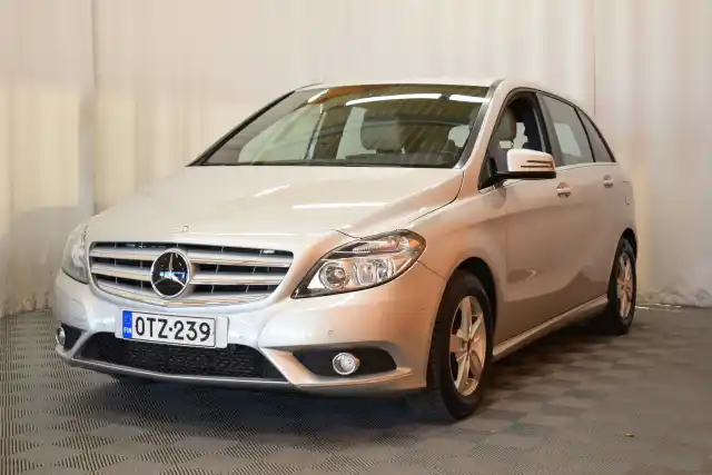 Harmaa Tila-auto, Mercedes-Benz B – OTZ-239