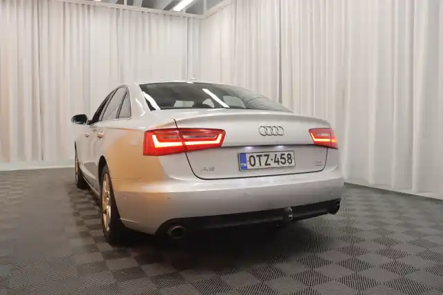 Hopea Sedan, Audi A6 – OTZ-458