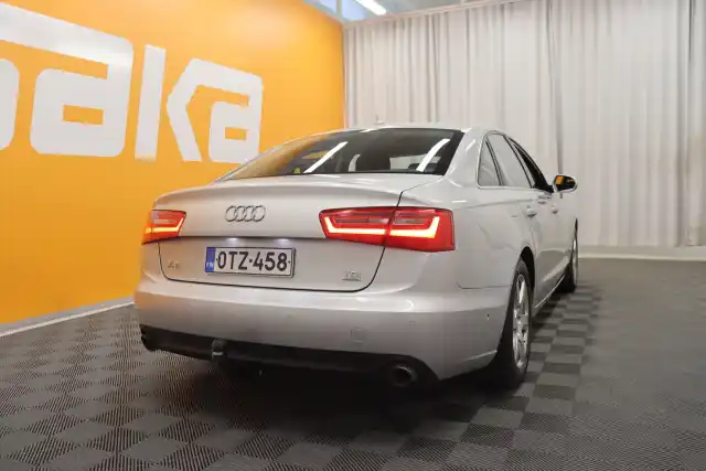 Hopea Sedan, Audi A6 – OTZ-458