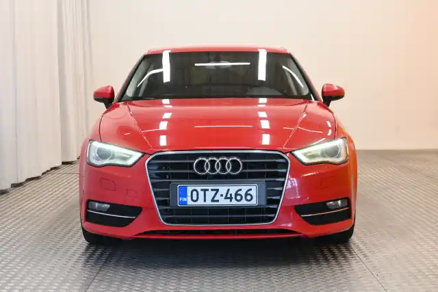 Punainen Viistoperä, Audi A3 – OTZ-466