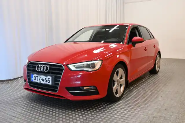 Punainen Viistoperä, Audi A3 – OTZ-466