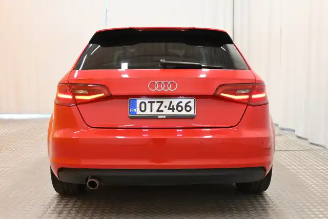 Punainen Viistoperä, Audi A3 – OTZ-466