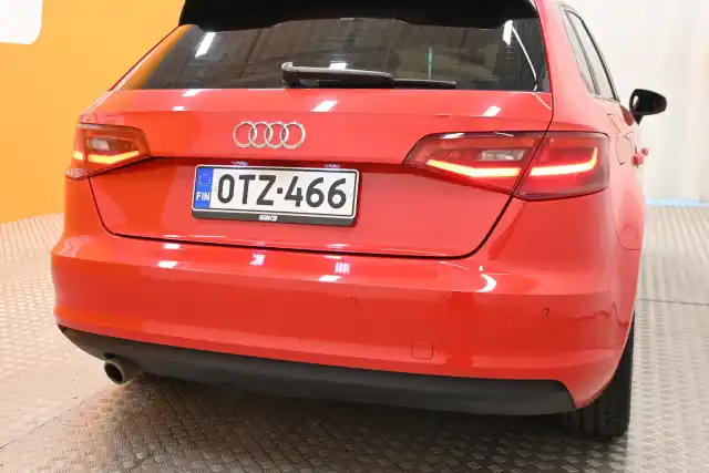 Punainen Viistoperä, Audi A3 – OTZ-466