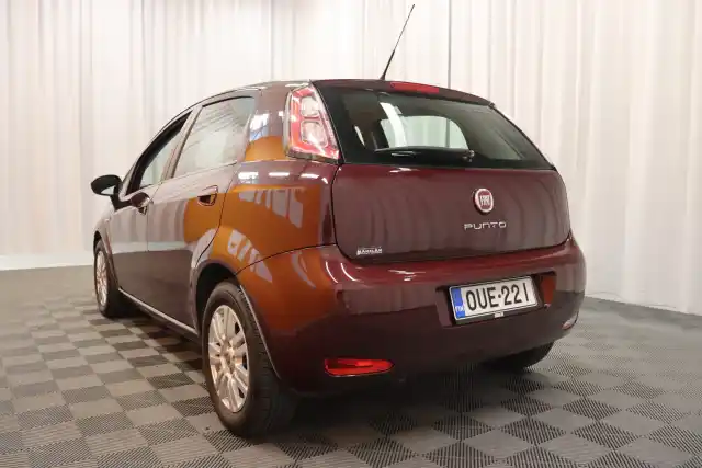 Punainen Viistoperä, Fiat Punto – OUE-221