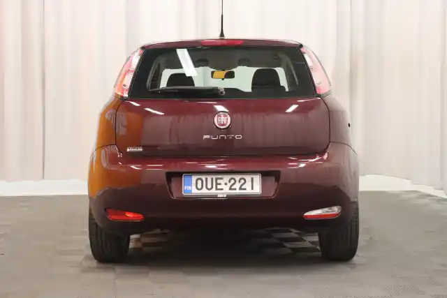 Punainen Viistoperä, Fiat Punto – OUE-221