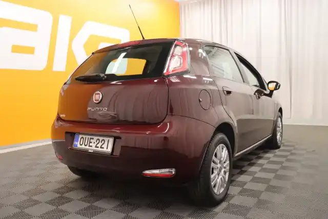 Punainen Viistoperä, Fiat Punto – OUE-221