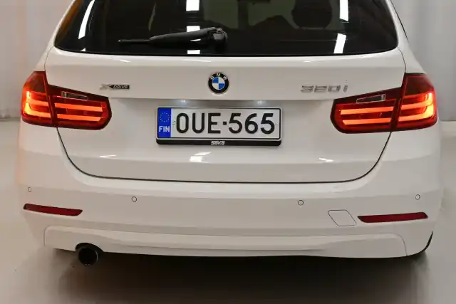 Valkoinen Farmari, BMW 320 – OUE-565