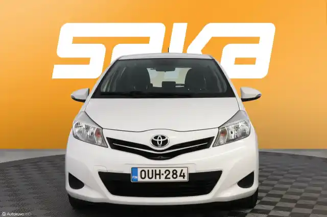 Valkoinen Viistoperä, Toyota Yaris – OUH-284