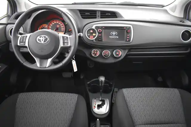 Valkoinen Viistoperä, Toyota Yaris – OUH-284