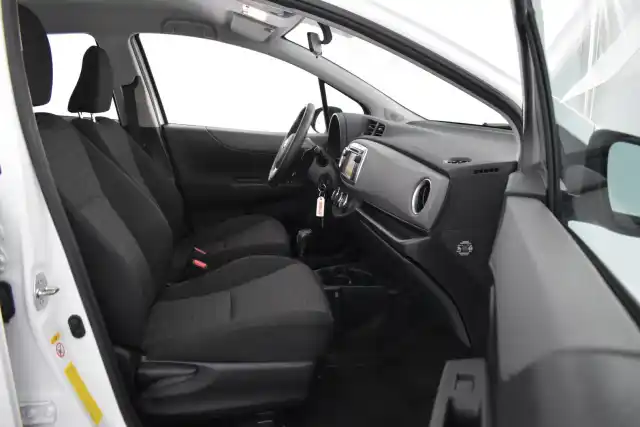 Valkoinen Viistoperä, Toyota Yaris – OUH-284