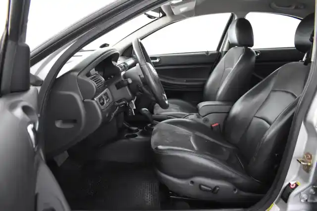 Hopea Sedan, Chrysler Sebring – OUI-386