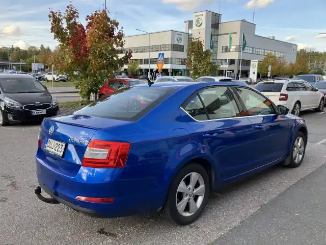 Sininen Viistoperä, Skoda Octavia – OUJ-223