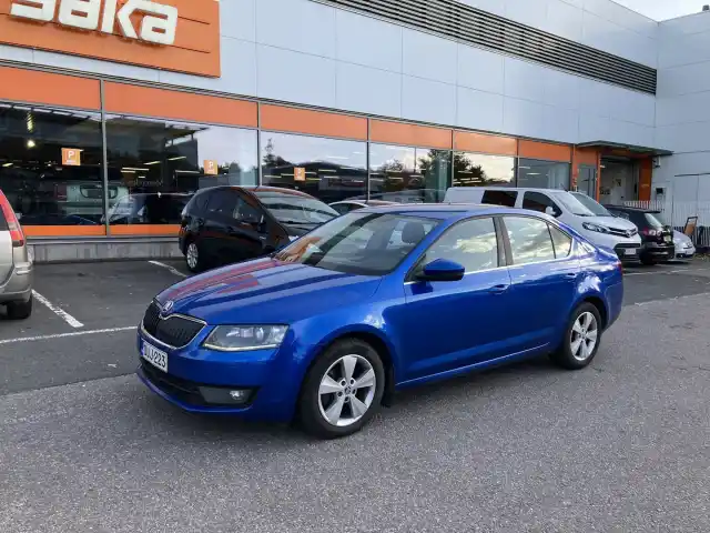 Sininen Viistoperä, Skoda Octavia – OUJ-223