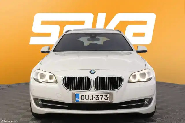 Valkoinen Farmari, BMW 530 – OUJ-373