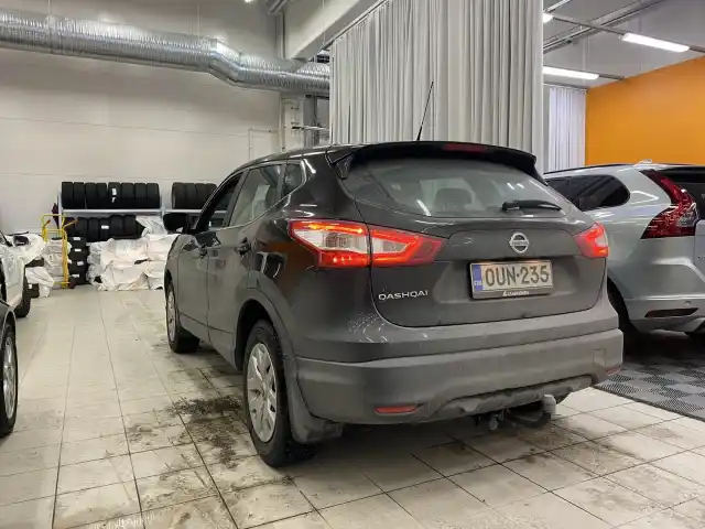 Musta Maastoauto, Nissan Qashqai – OUN-235