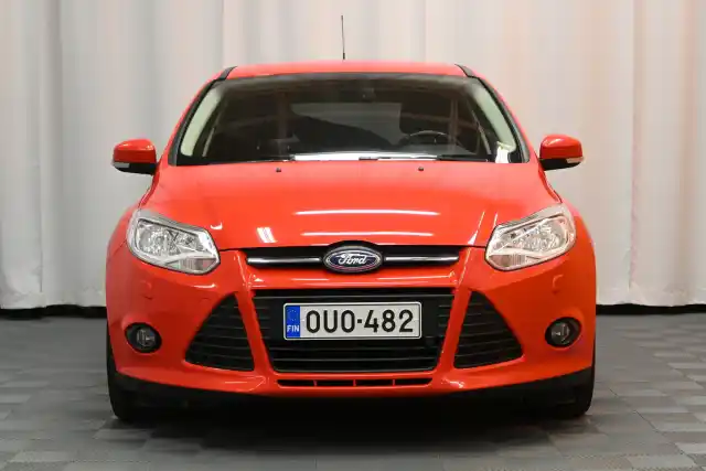 Punainen Viistoperä, Ford Focus – OUO-482