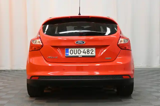 Punainen Viistoperä, Ford Focus – OUO-482