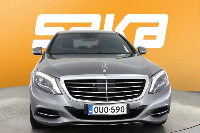 Harmaa Sedan, Mercedes-Benz S – OUO-590