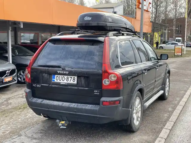 Musta Maastoauto, Volvo XC90 – OUO-878