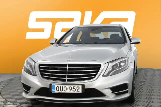 Hopea Sedan, Mercedes-Benz S – OUO-952