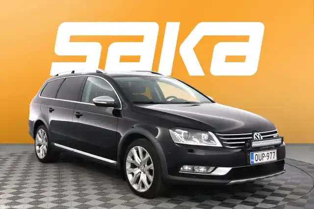 Musta Farmari, Volkswagen Passat – OUP-977