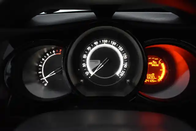Musta Viistoperä, Citroen C3 – OUR-154