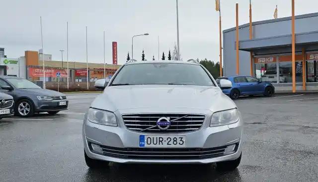 Harmaa Farmari, Volvo V70 – OUR-283