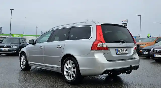 Harmaa Farmari, Volvo V70 – OUR-283
