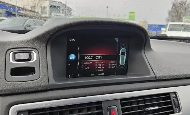 Harmaa Farmari, Volvo V70 – OUR-283