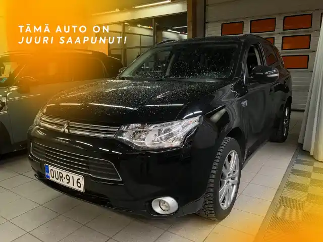 Musta Farmari, Mitsubishi Outlander PHEV – OUR-916