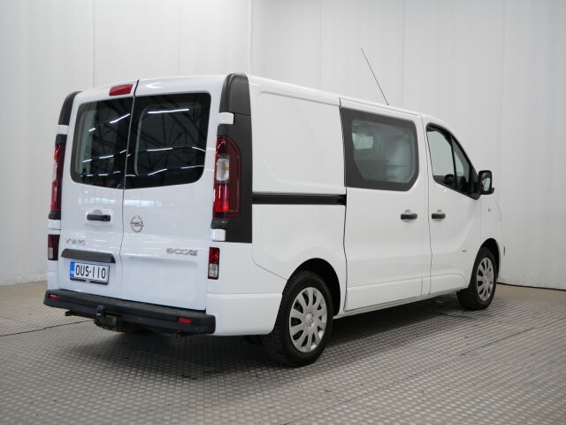 Valkoinen Pakettiauto, Opel Vivaro – OUS-110