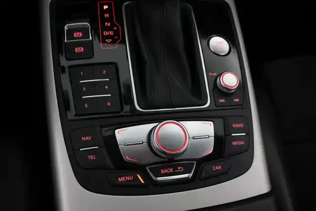 Harmaa Farmari, Audi A6 – OUS-247
