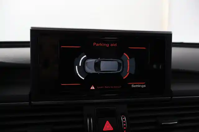 Harmaa Farmari, Audi A6 – OUS-247