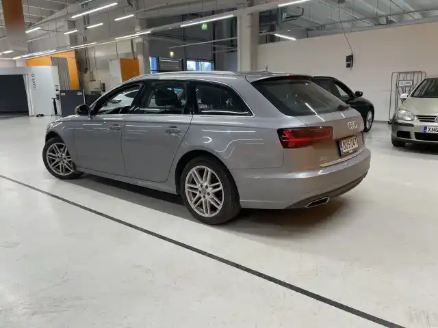Harmaa Farmari, Audi A6 – OUS-247