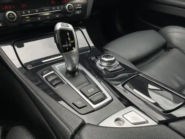 Musta Sedan, BMW 518 – OUS-313