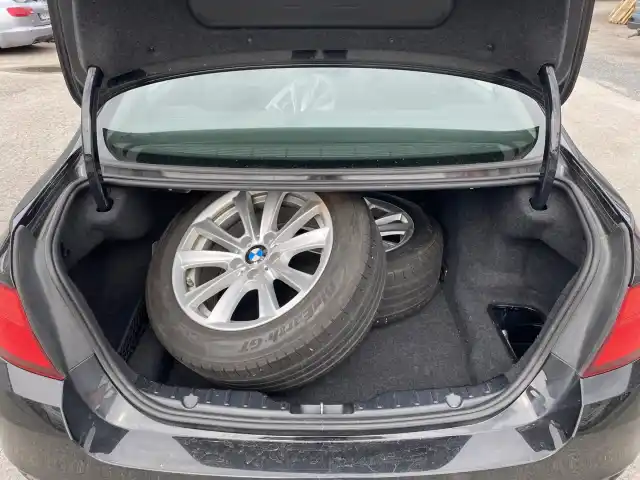Musta Sedan, BMW 518 – OUS-313