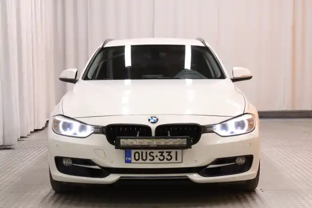 Valkoinen Farmari, BMW 320 – OUS-331