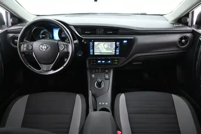 Valkoinen Farmari, Toyota Auris – OUT-158