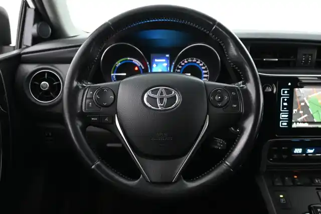 Valkoinen Farmari, Toyota Auris – OUT-158