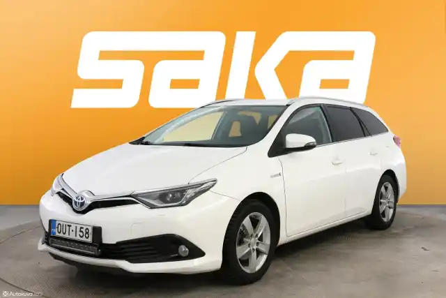 Valkoinen Farmari, Toyota Auris – OUT-158