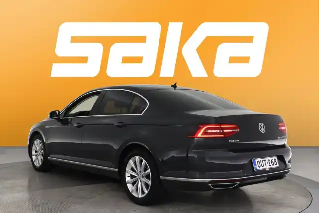 Harmaa Sedan, Volkswagen Passat – OUT-268