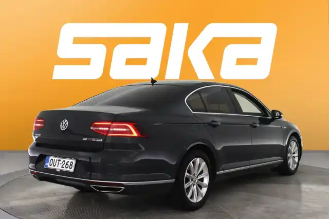 Harmaa Sedan, Volkswagen Passat – OUT-268