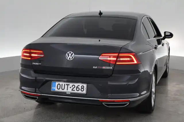 Harmaa Sedan, Volkswagen Passat – OUT-268